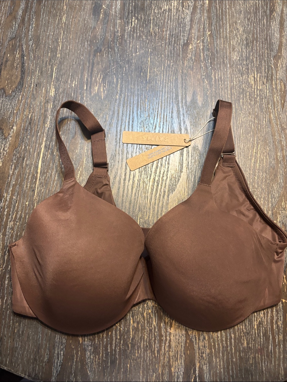 SKIMS smooth intimate full coverage lightly lined NWT Bra Cocoa crease pads